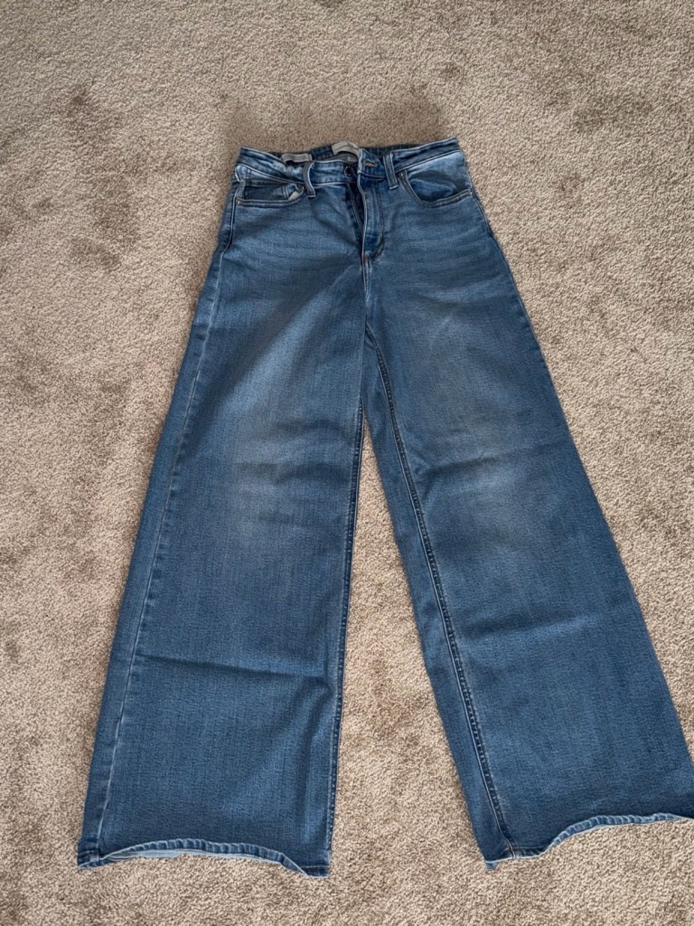 Universal Thread Wide-Leg Jeans in Medium Blue Wash